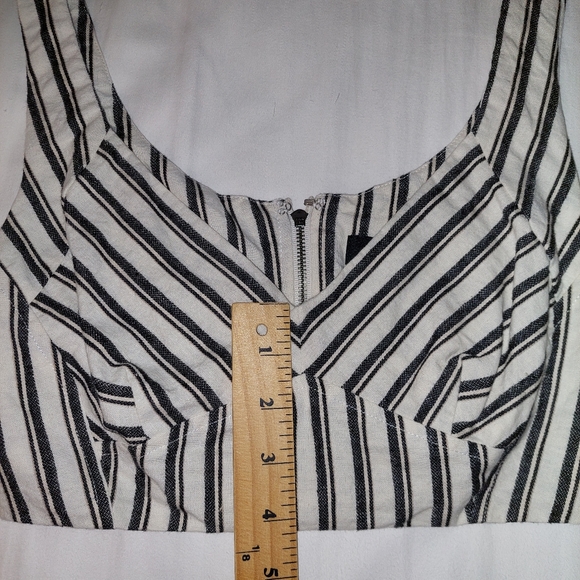 BCBGMAXAZRIA Striped Crop Top NWOT - Picture 12 of 13